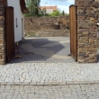 �lutice, soukrom� dvore�ek...